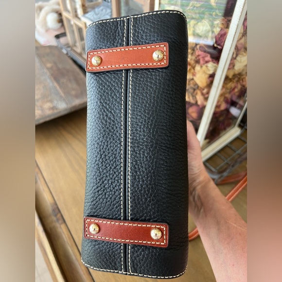 NWOT Dooney & Bourke Cameron Bag with Adjustable D&B Leather Shoulder Strap - Picture 5 of 11